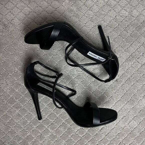 Steve Madden Womens Feliz Patent Ankle Strap Heels Black - Picture 1 of 8